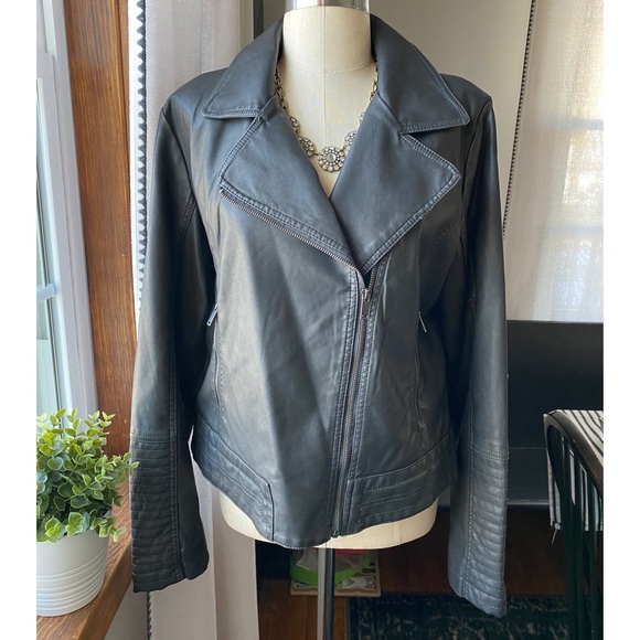 Universal Thread Jackets & Blazers - Universal Thread Vegan Leather Moto Jacket